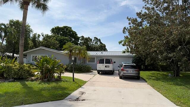 2nd image of 4188 Larch Ave