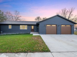 207 W 6th St, Hartford, SD 57033