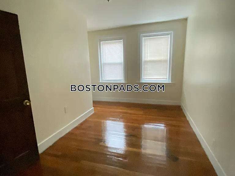 248 Kelton St #9 — Photo 10
