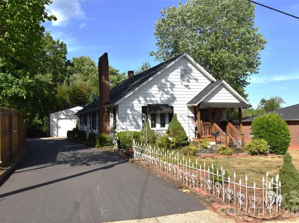 212 Sharon Ave NW, Lenoir, NC 28645