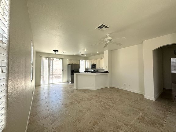4th image of 10677 Windrose Point Ave