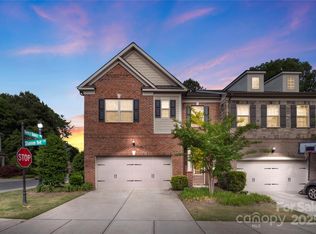 5422 Shannon Bell Ln, Charlotte, NC 28277