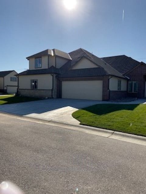 1st image of 818 McCloud Cir Unit 305