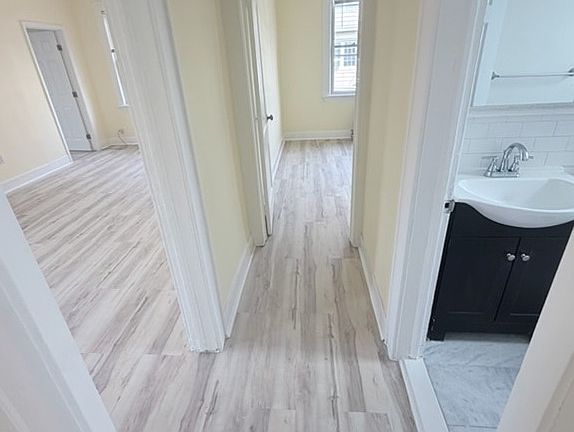 5th image of 252 River Dr Unit 3-1