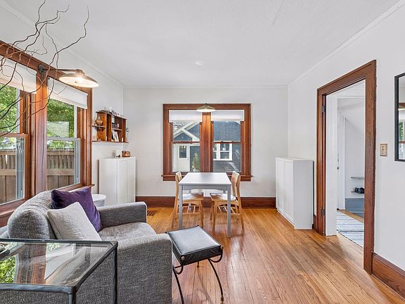 4th image of 358 Cretin Ave S