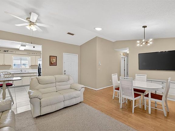 4th image of 17945 SE 104th Ter