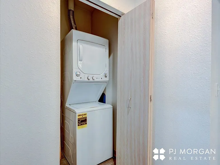 312 S 16th St #201 — Photo 20
