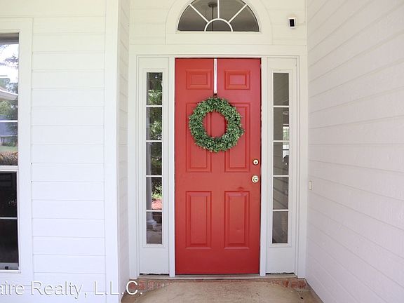 3rd image of 138 Dogwood Trl S