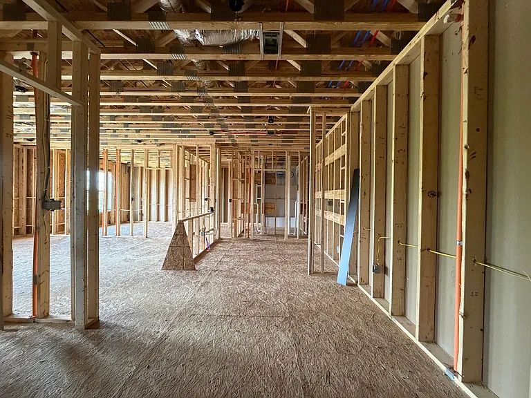 300 Lindenhurst Dr — Photo 14