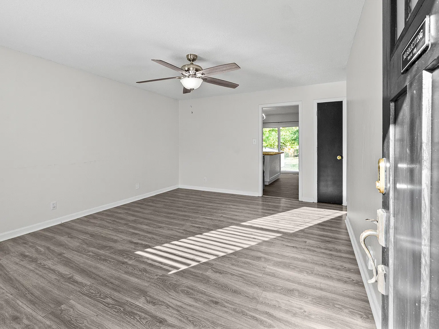 3 bed, 1095 sqft, $1,500 — Photo 3