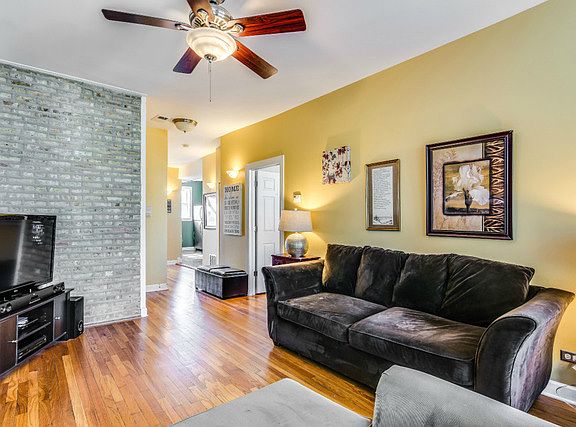 5th image of 3009 W Belle Plaine Ave APT 3