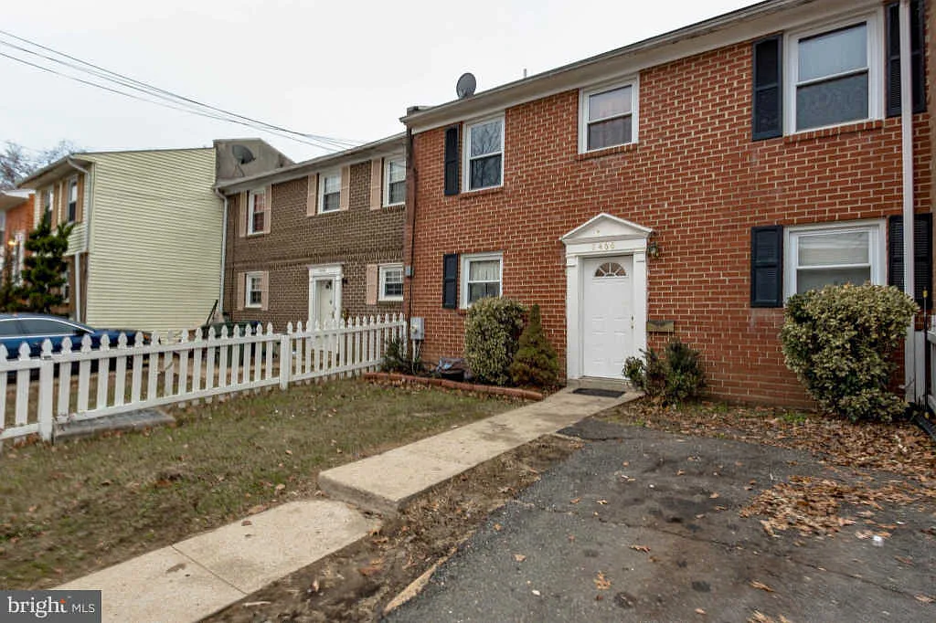 2466 Skyland Pl SE photo 1