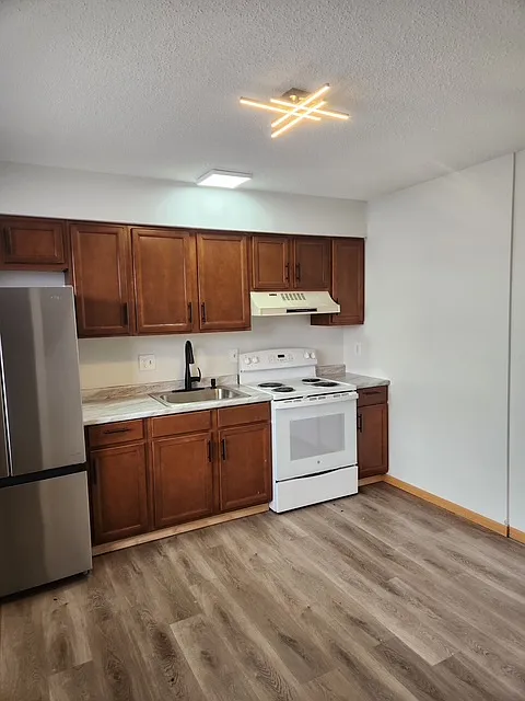 4 Bonne Terre Dr #8