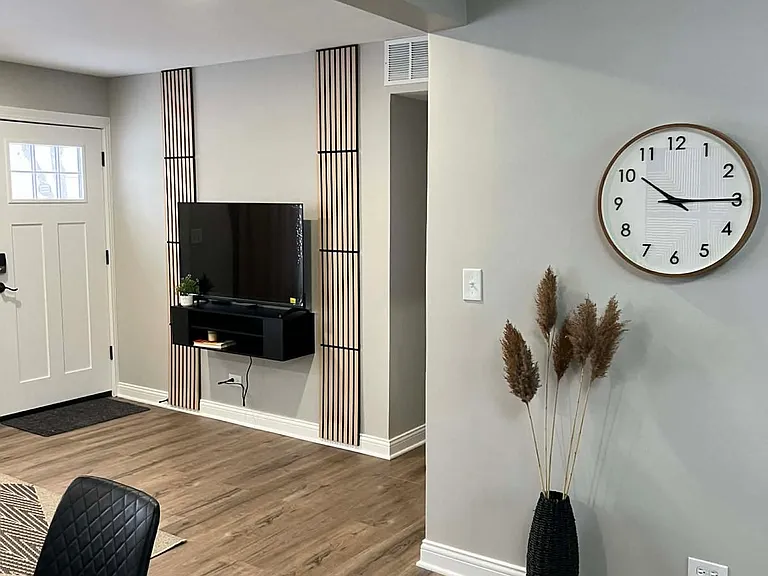 1110 S Sumner St — Photo 12