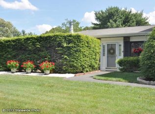 521 Quisset Ct, Warwick, RI 02886