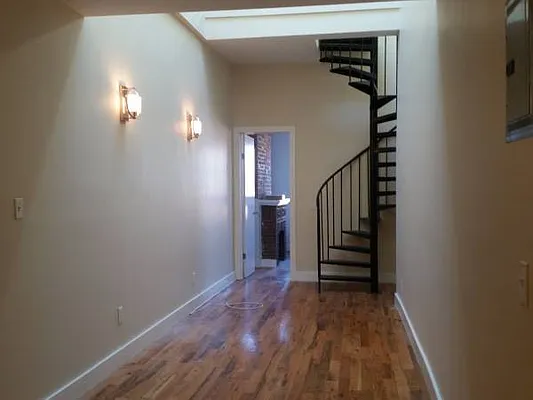 Rented by 4 Points Properties | media 16