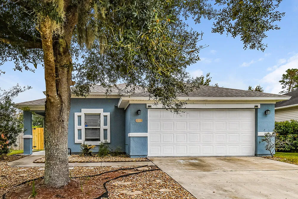 3 bed, 2.0 bath, 1591 sqft, $1,945 — Photo 1