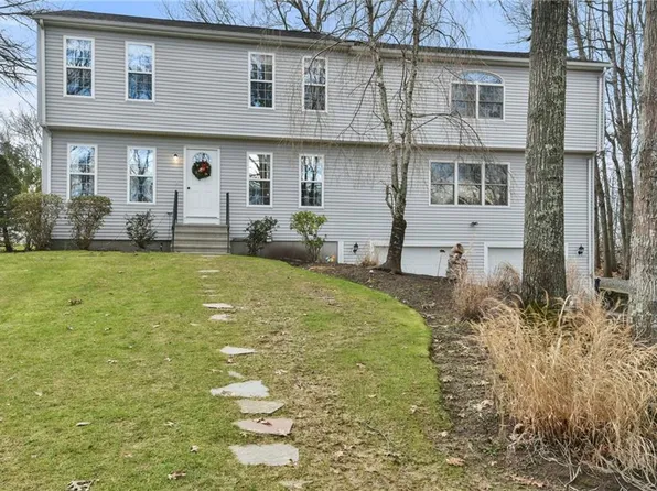 1061 Lafayette Rd, North Kingstown, RI 02852