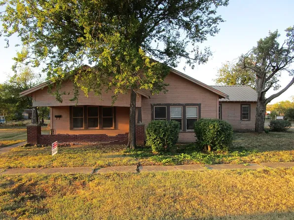 401 E 3rd St, Baird, TX 79504