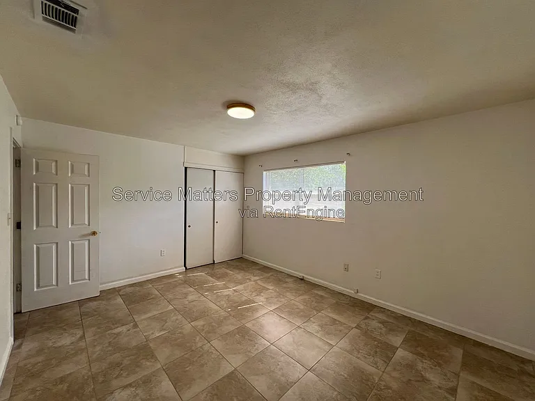 121 Berkley Dr — Photo 11