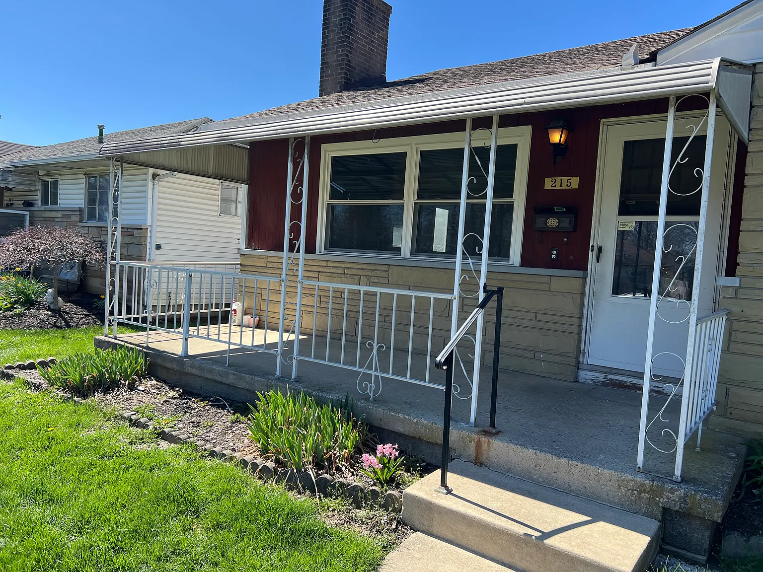 3 bed, 1050 sqft, $575 — Photo 2