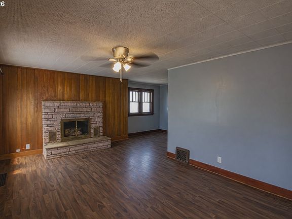 5th image of 161 SE 5th Ave