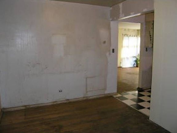 4th image of 1S101 Buttercup Ln