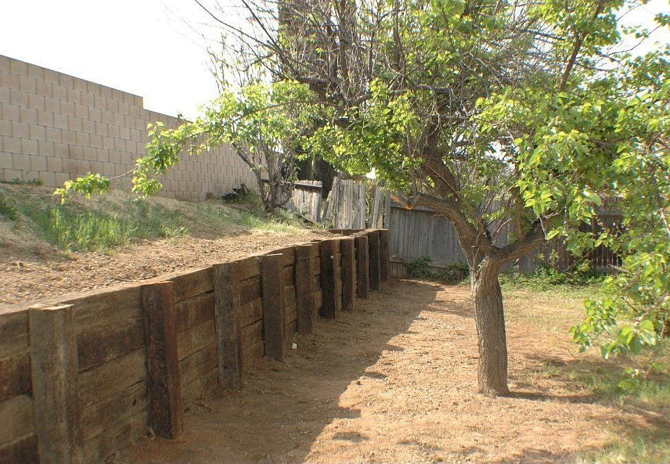 Extensive Planter - Backyard