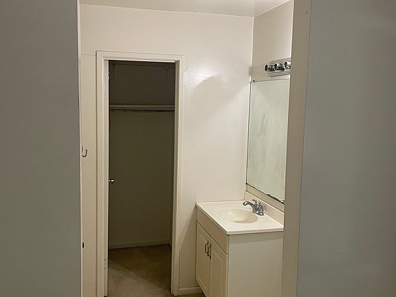5th image of 4940 Schuyler Dr #1