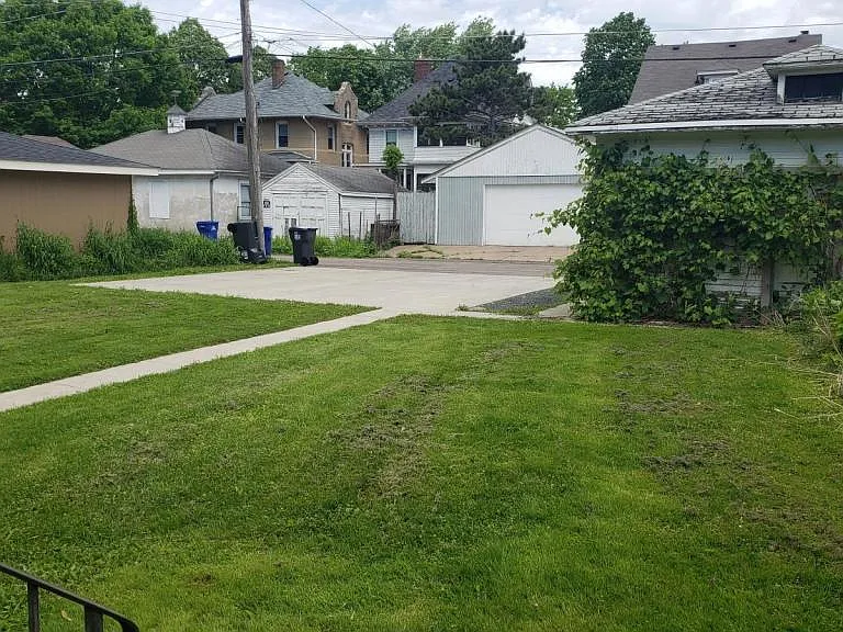 1835 Dayton Ave — Photo 6