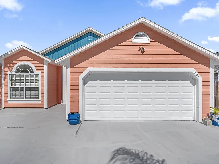 1005 Delnova Ln — Photo 6