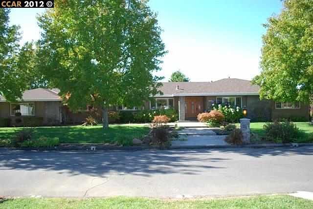 1st image of 850 Ridge Dr