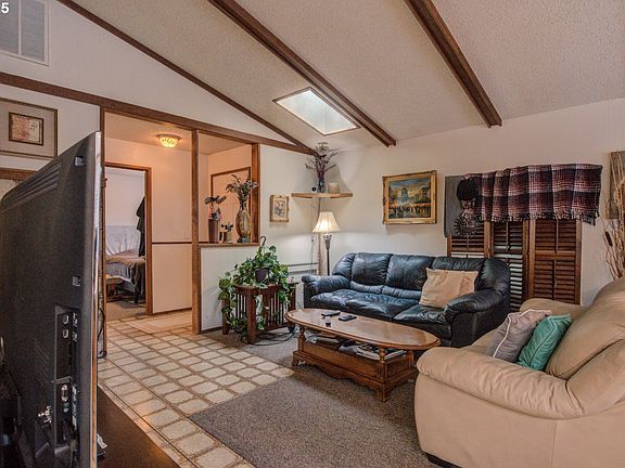 4th image of 1620 26th St