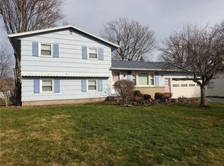 8 Sands Rd, Rochester, NY 14624