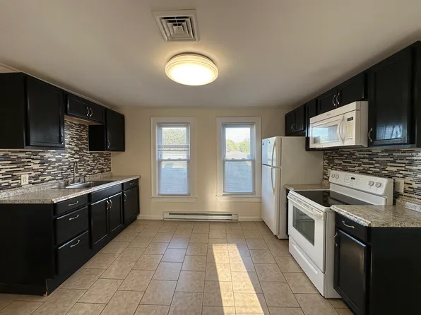 200 1st St #2, Syracuse, NY 13209