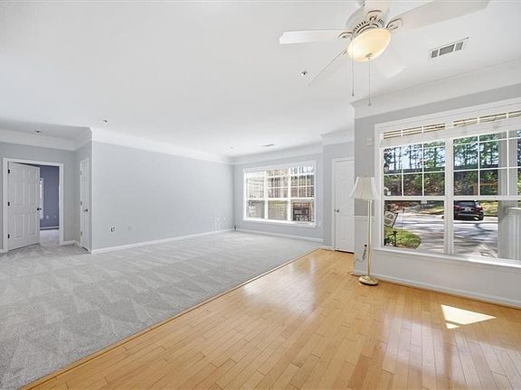 5th image of 218 Edinburgh Ct #218