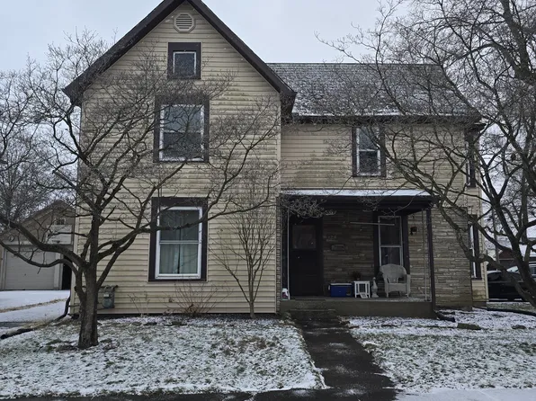 122 4th St NE, Strasburg, OH 44680