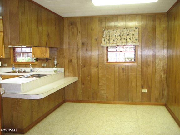 4th image of 102 Fleishman St