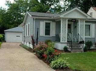 466 Huntmere Dr, Bay Village, OH