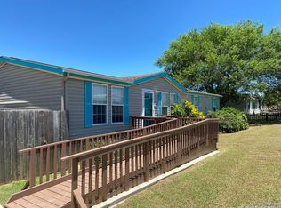 145 Davie Ln, Marion, TX 78124