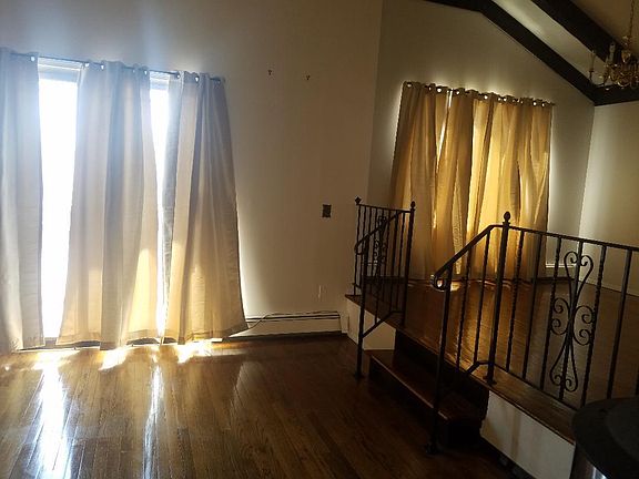 5th image of 999 Hylan Blvd