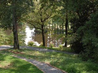 183 Lakeview Dr, Whispering Pines, NC 28327