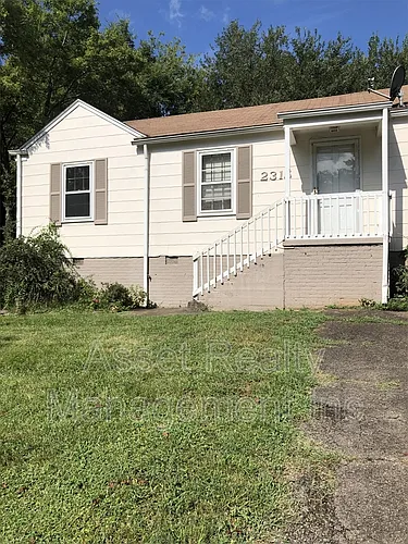 2315 Greenfield Ln Photo 1