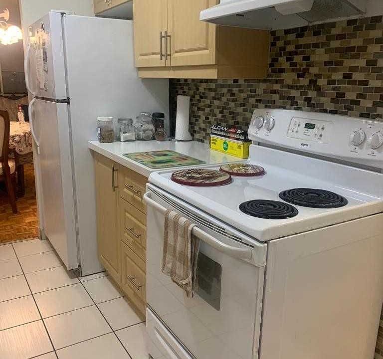 2nd image of 25 Sunrise Ave #904