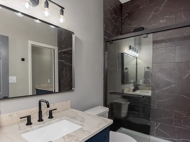 1301 E Cross St — Photo 17
