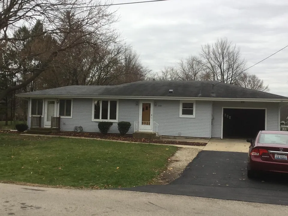 108 W Pleasant Ave