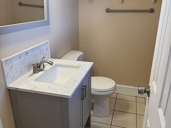 5th image of 315 Foster St #1