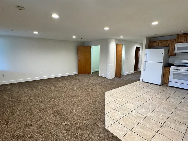 12 Crane St #11 — Photo 5