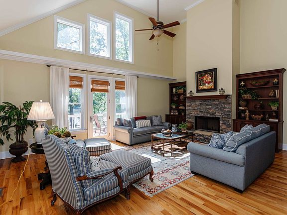 4th image of 159 Cedar Cove Dr