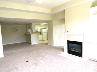 7443 Vineyard Dr, Fishers, IN 46038